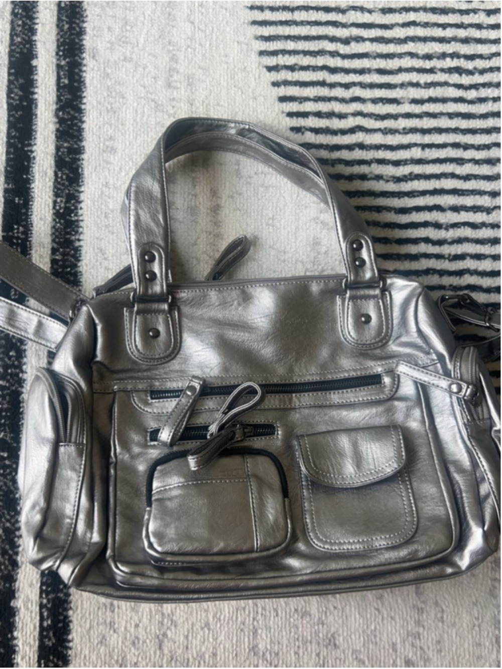 Y2K Metallic Silver Multi-Pocket Shoulder Bag/Crossbody Bag NWOT Futuristic - Picture 5 of 7